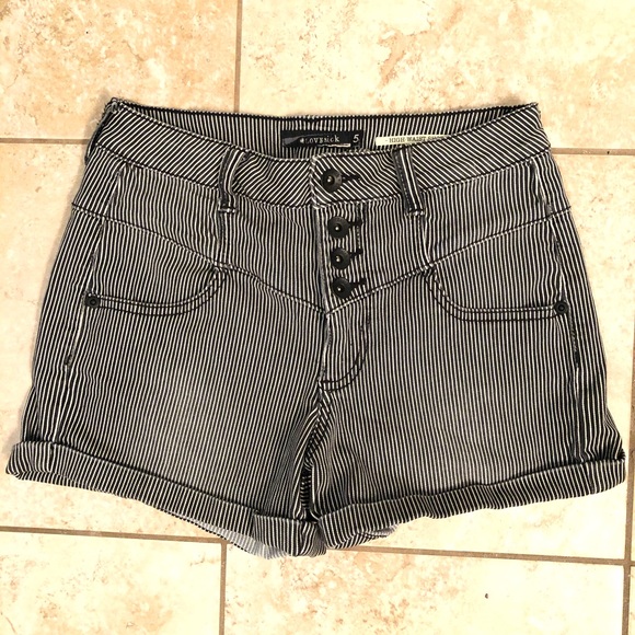 Lovesick Striped High Waisted Shorts Size 5 - Picture 1 of 4